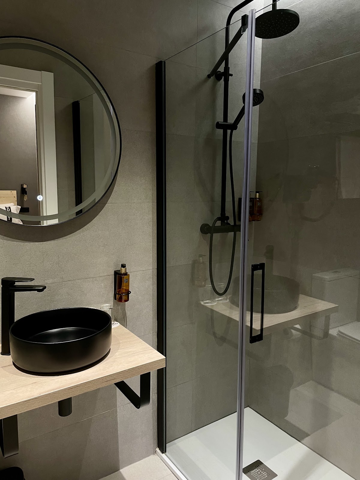 Casual Fuentes photo 3