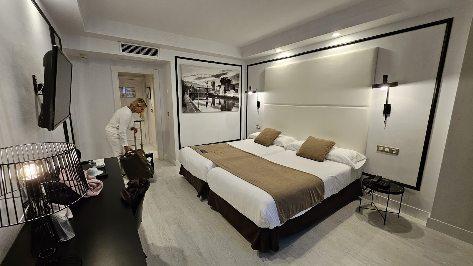 HOTEL ABANDO photo 8