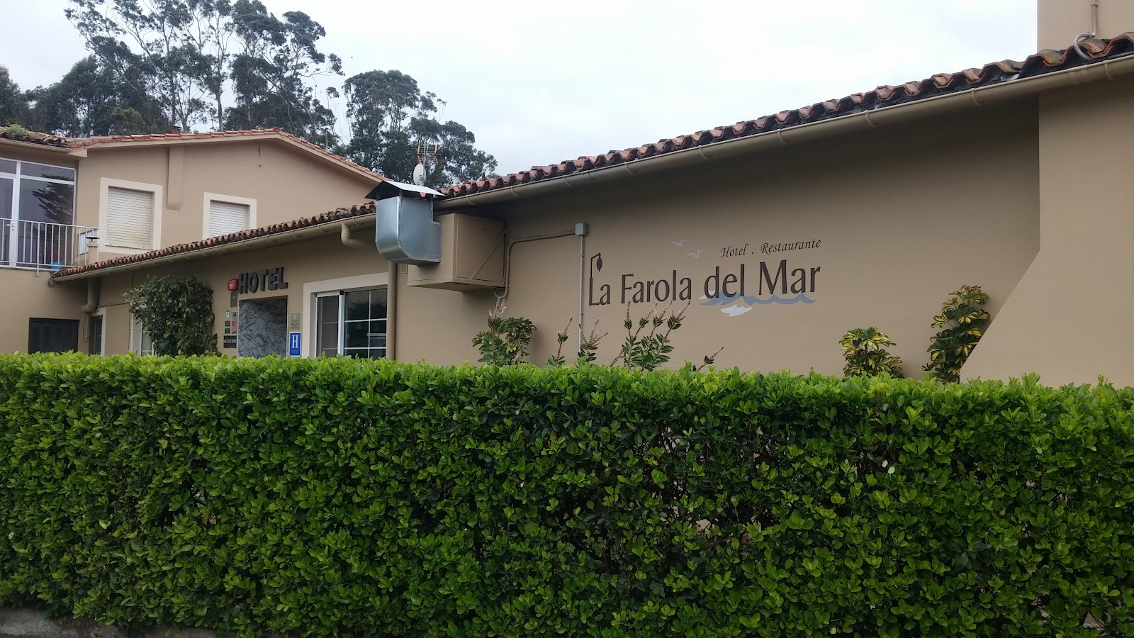 Hotel Restaurante La Farola del Mar de Poo de Llanes photo 9