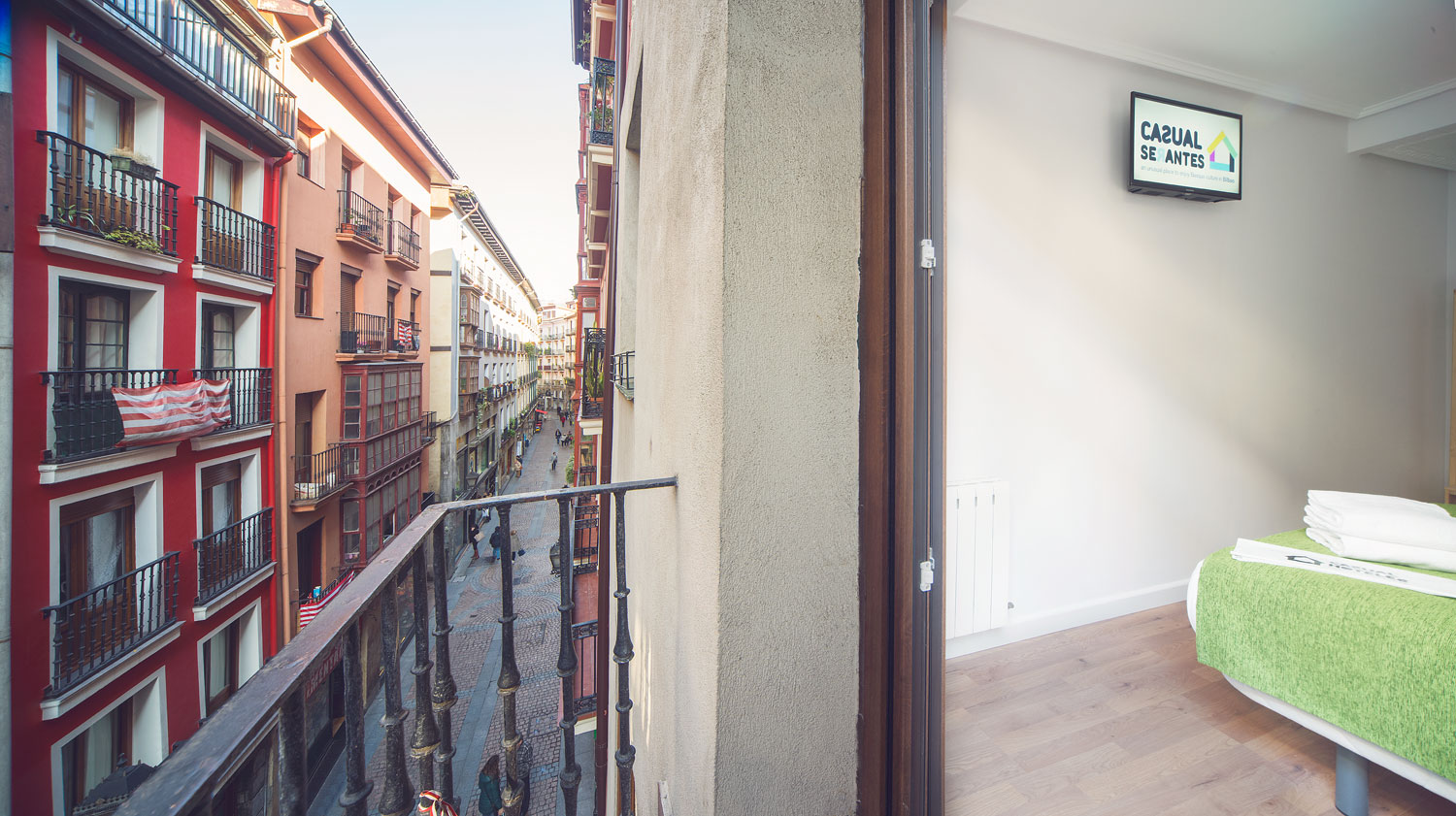 Casual Serantes photo 10