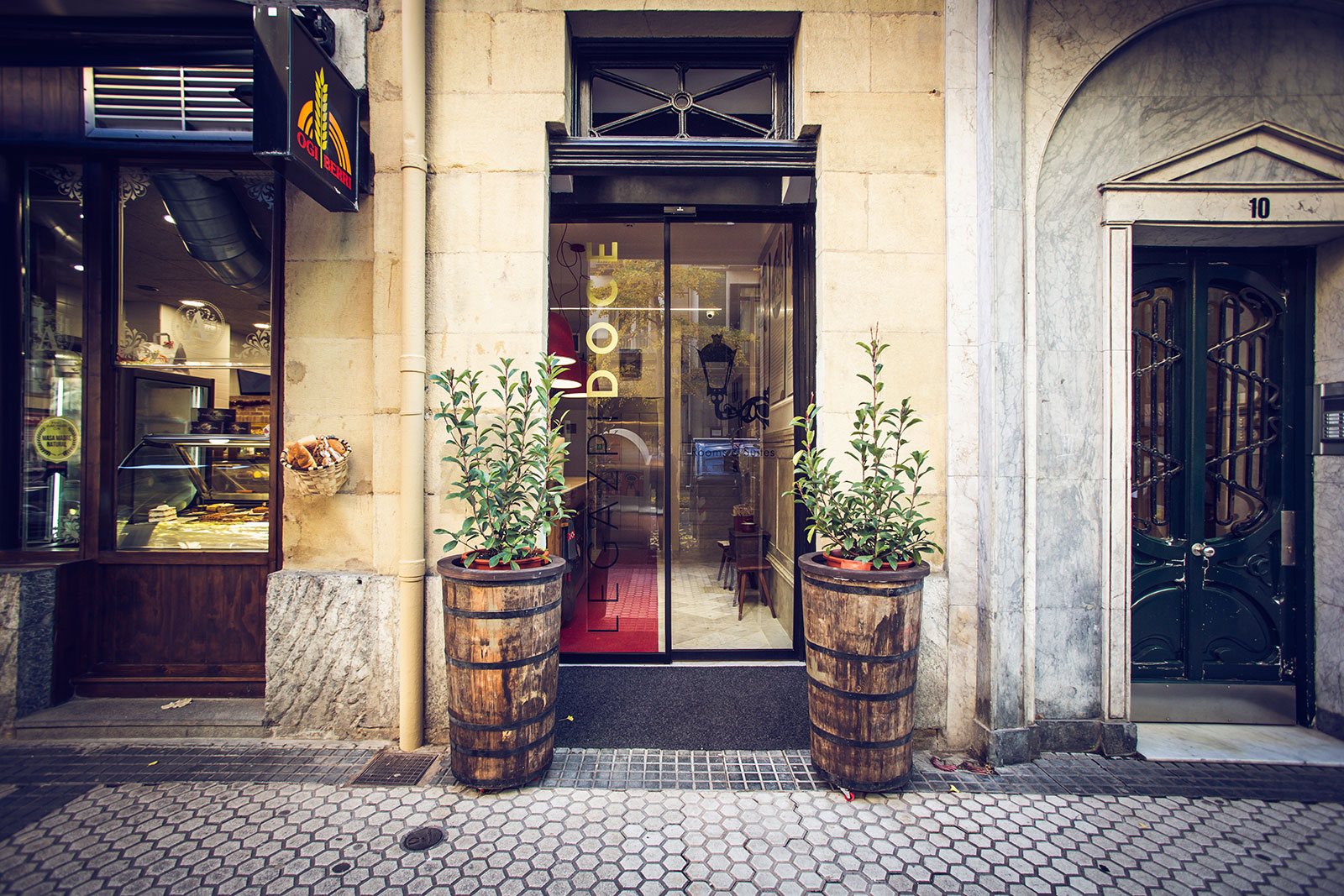 Legazpi Doce Rooms & Suites photo 7