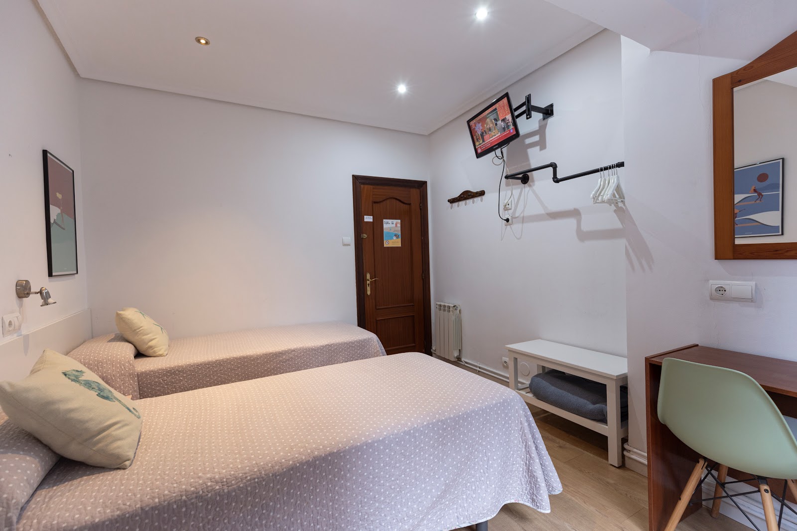 Pensión Angelines, SNEUU Hostel - Hostal en Santander photo 9