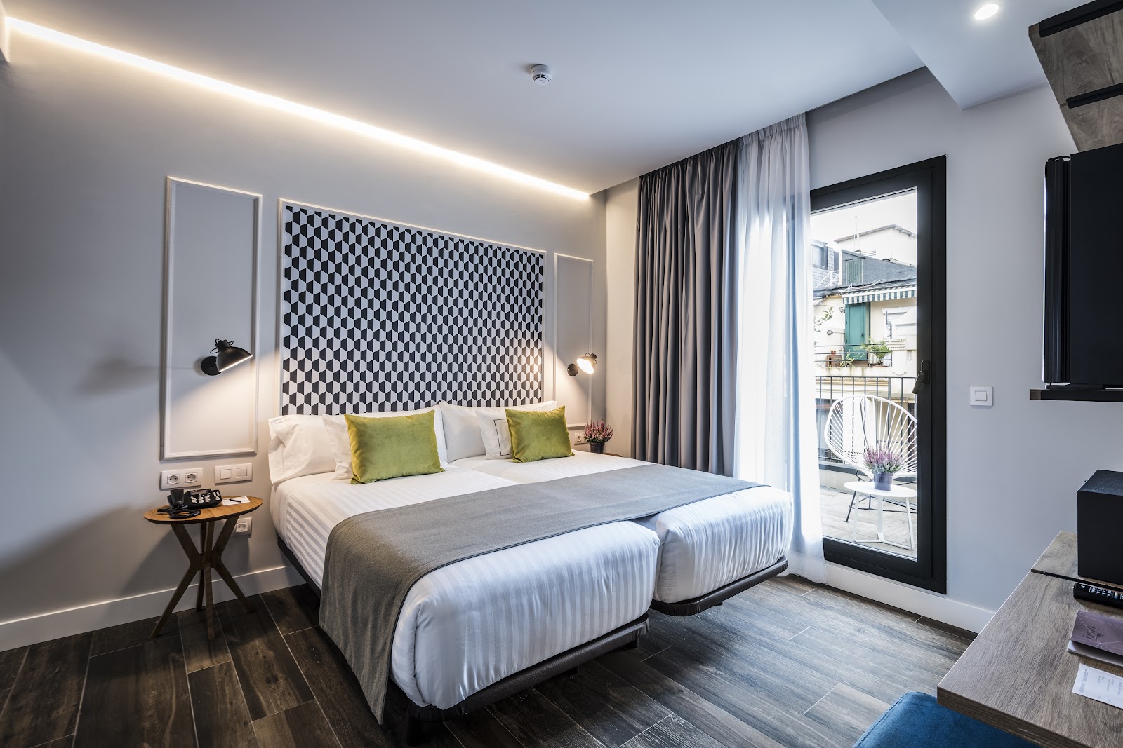 Intelier Victoria photo 2