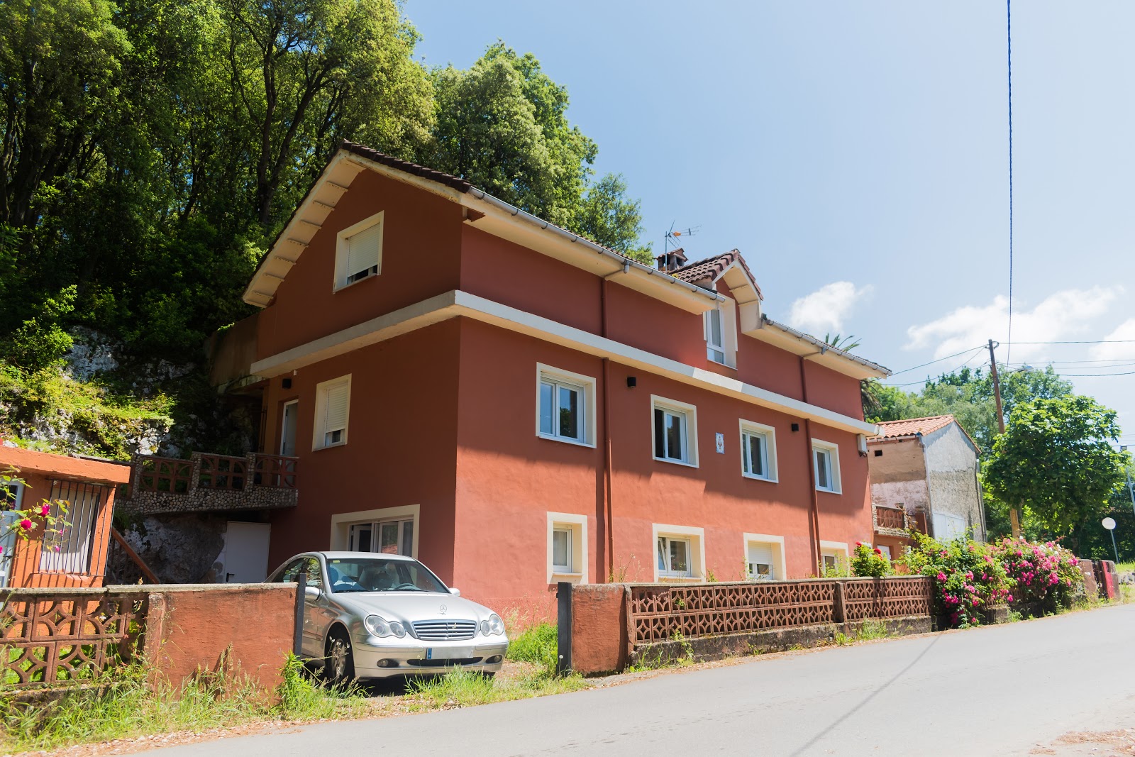Apartamentos La Cueva de Villahormes