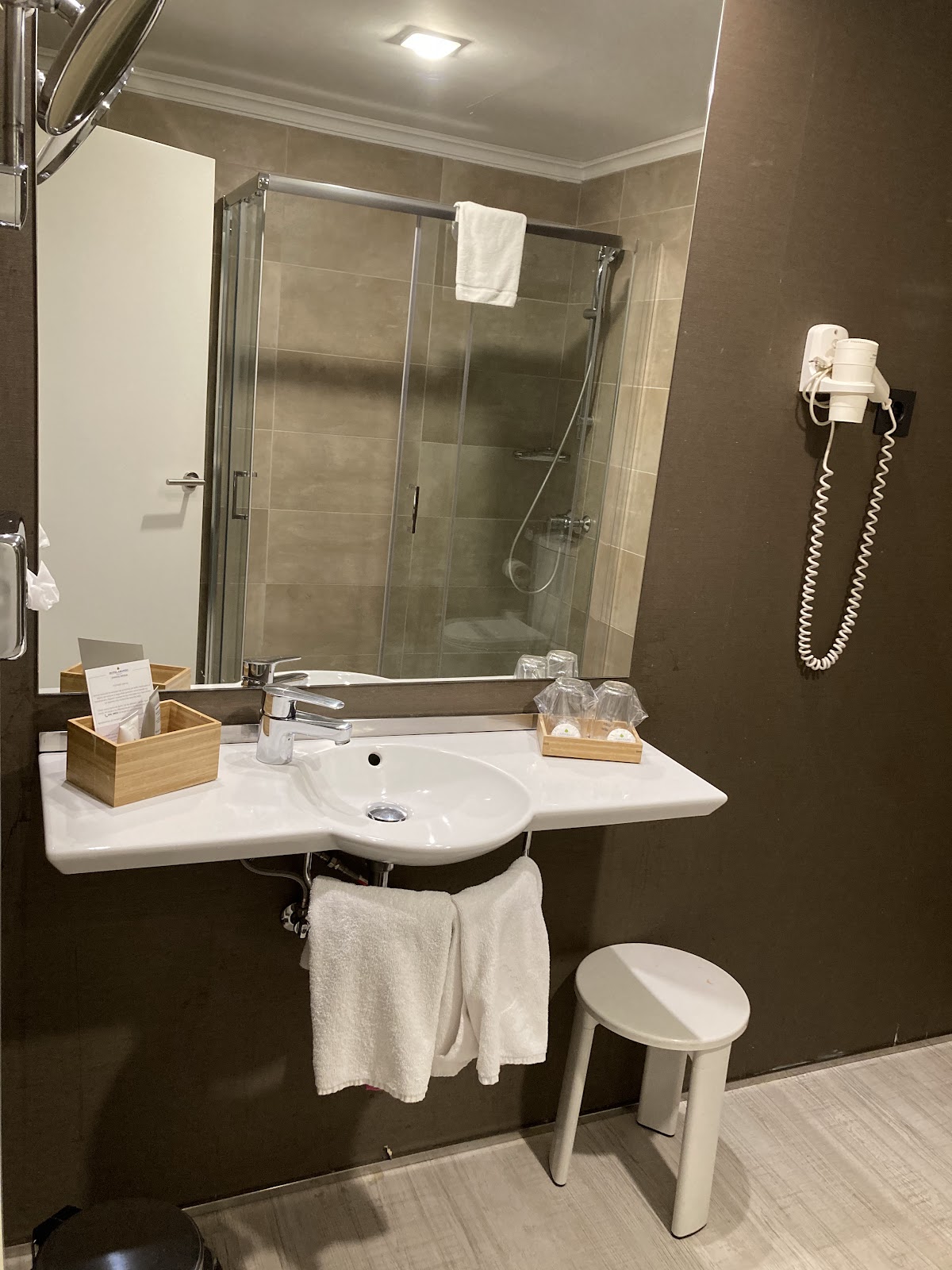 HOTEL ABANDO photo 3