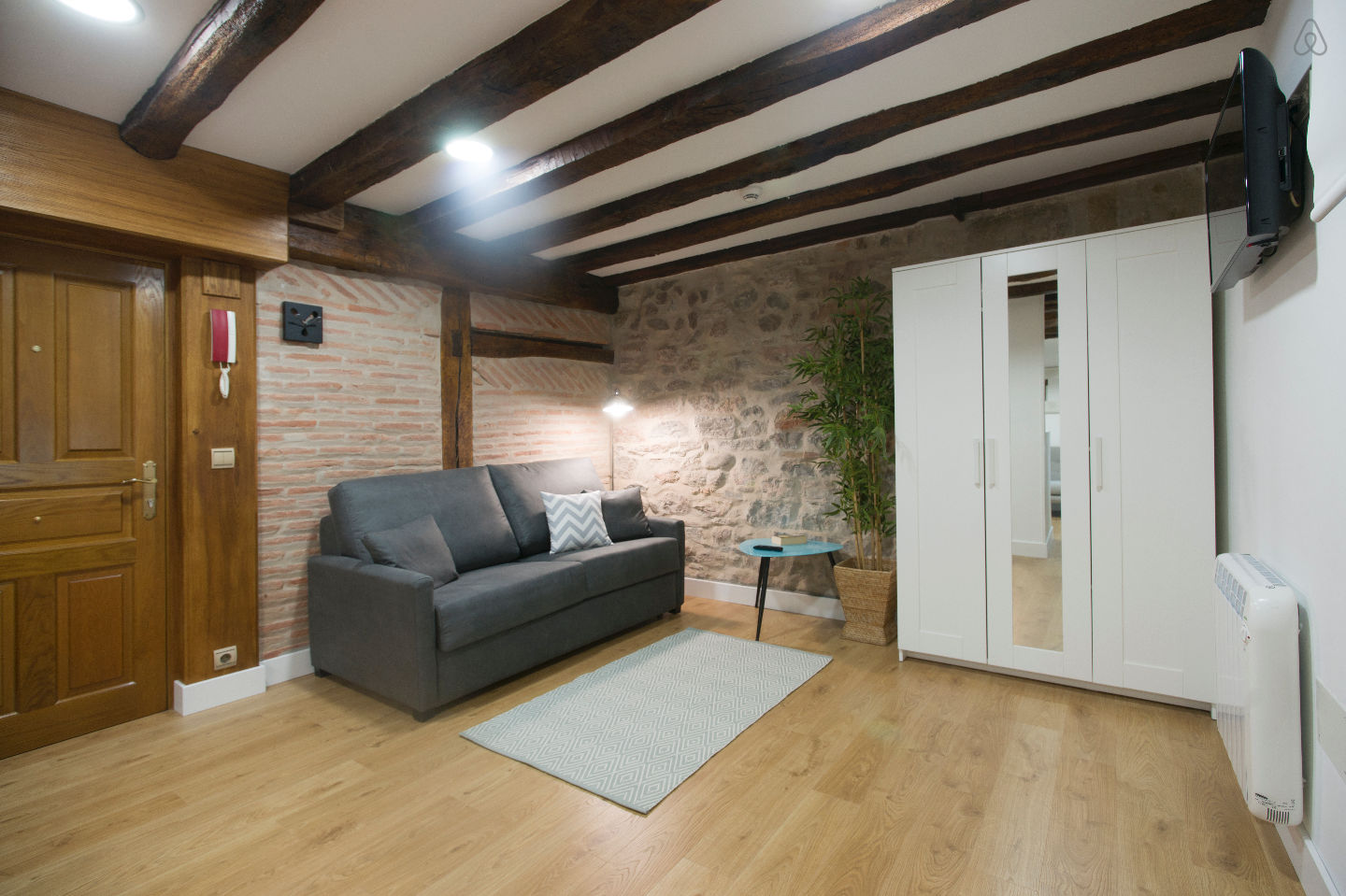 San Sebastian Apartments: OLD TOWN NEAR BEACH - www·SanSebastianApartments·es - vacation hotel holiday home rental photo 5