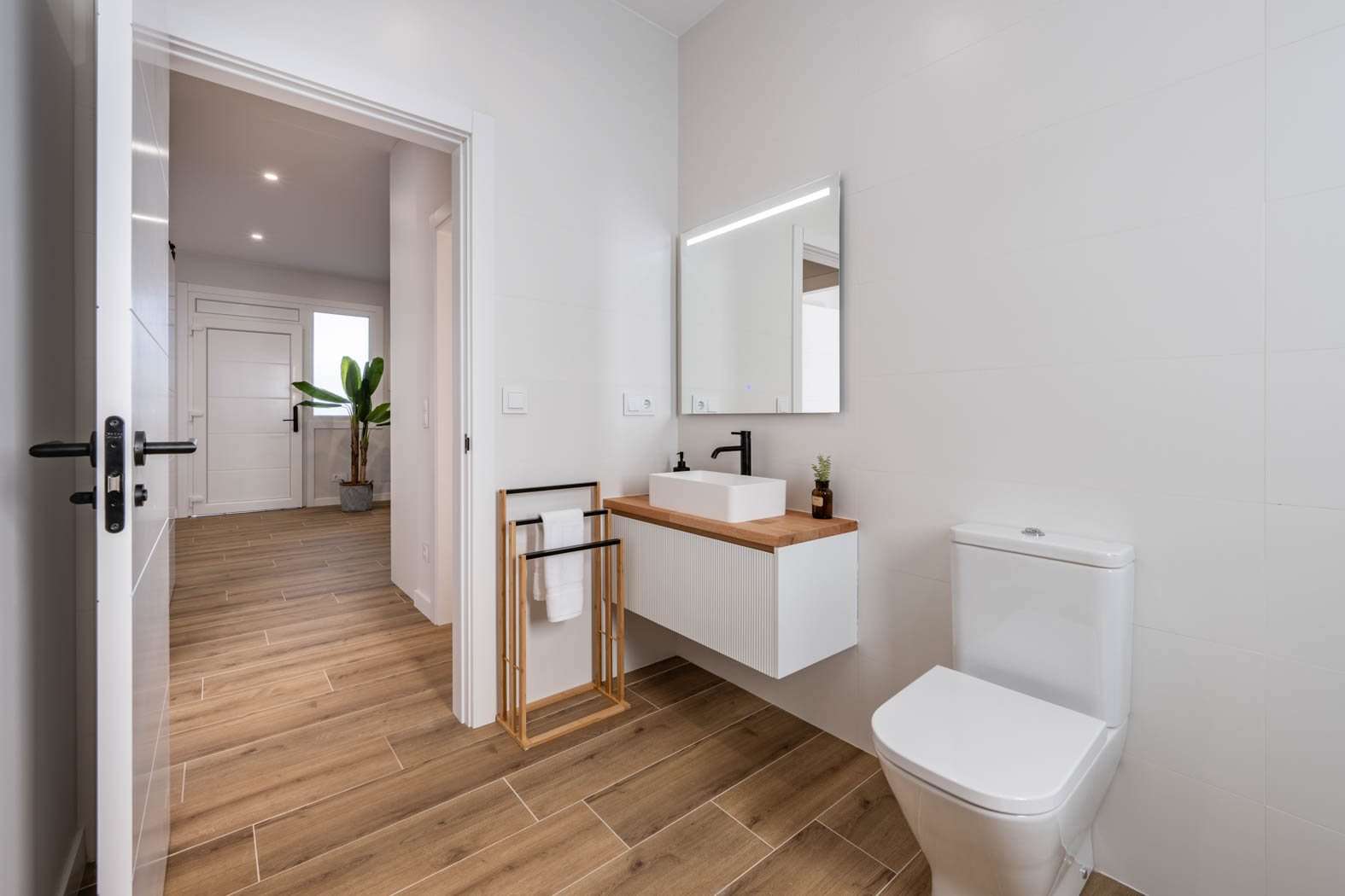 White Tree By photo 6