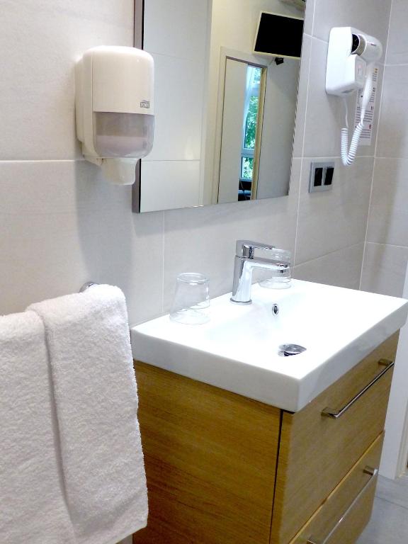 Pensión Donostiarra photo 3