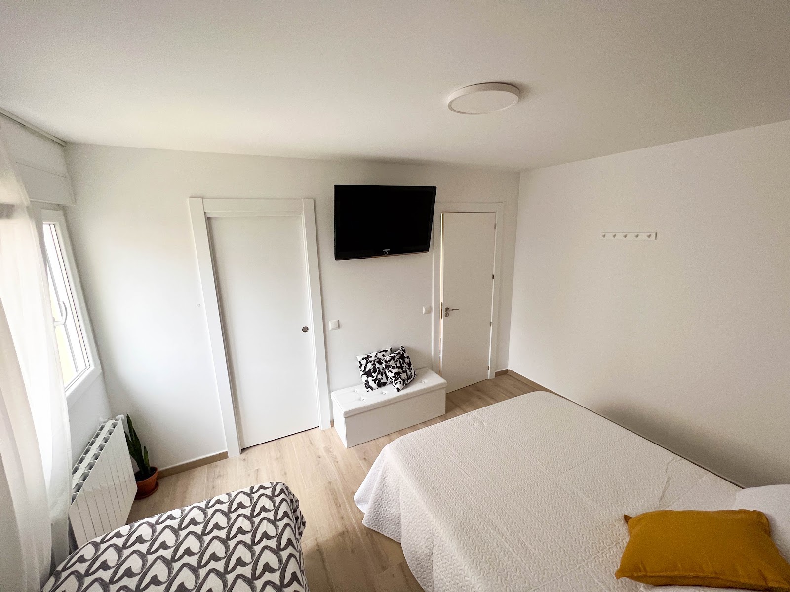 Rooms Laredo photo 8