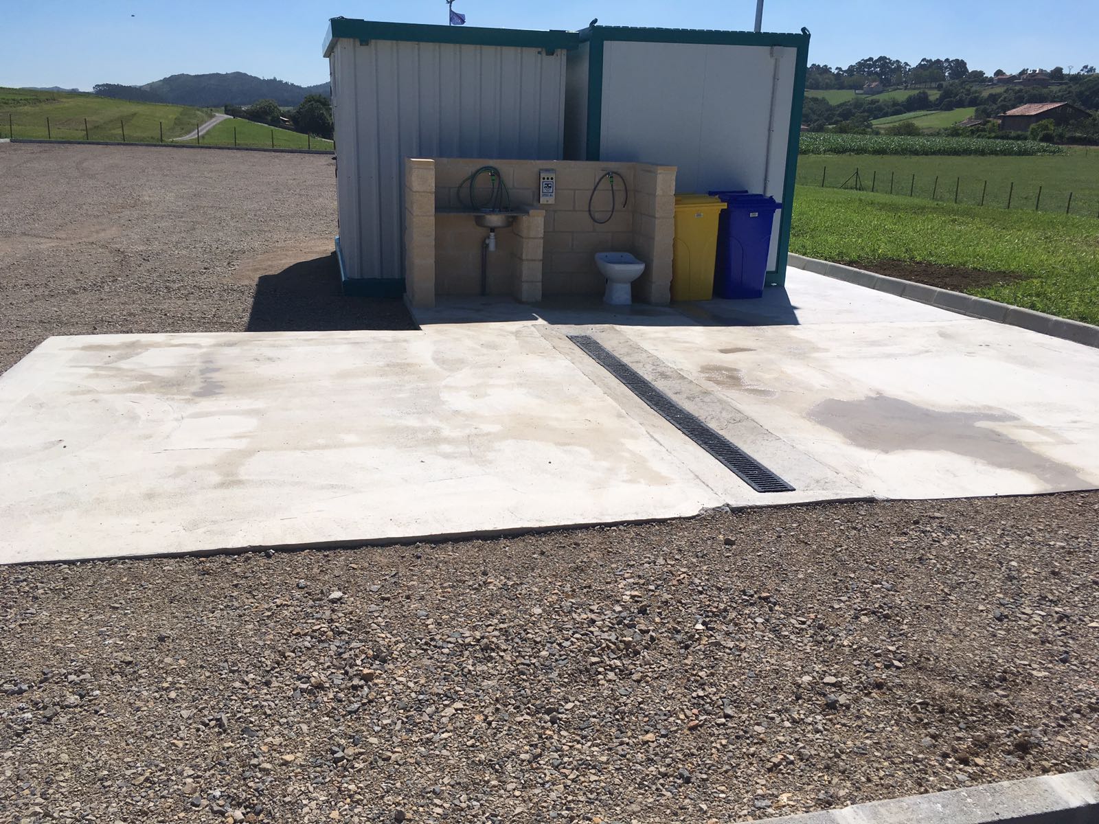 Motorhomes area Las Hazas photo 4