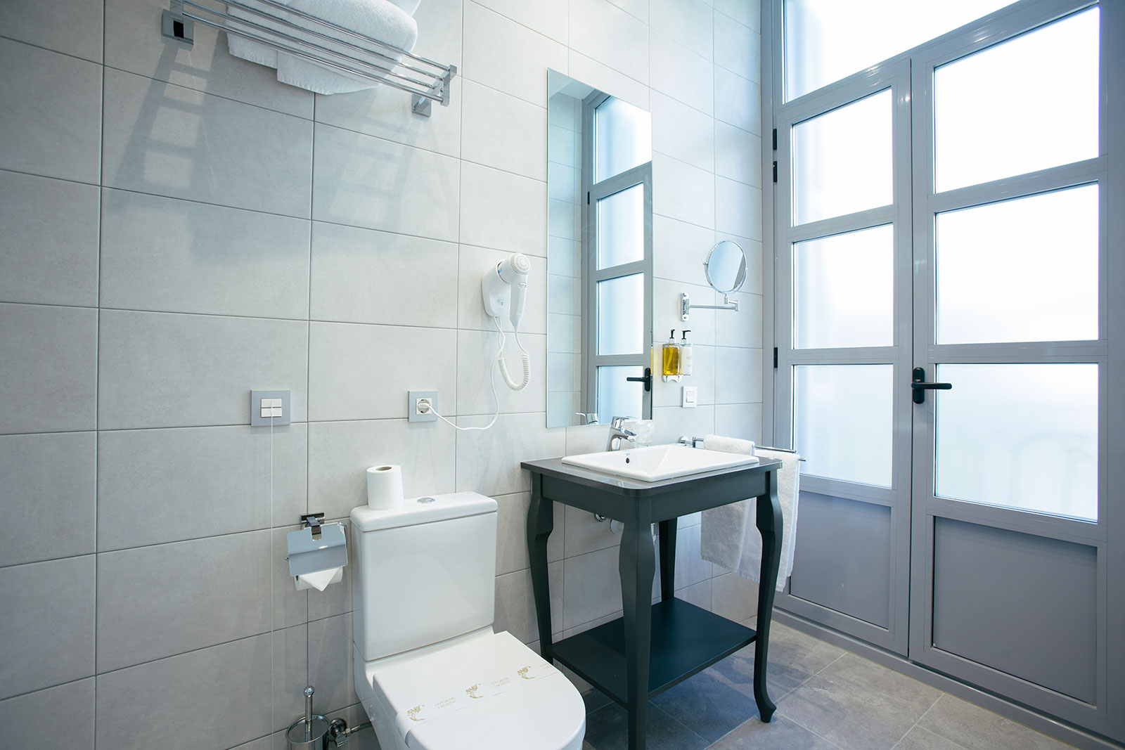 Legazpi Doce Rooms & Suites photo 3