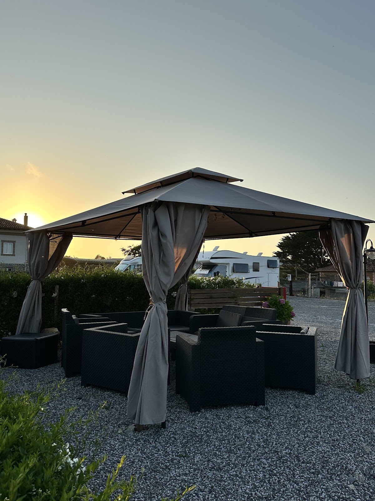 Área de Autocaravanas el Jardín de Cóbreces photo 7