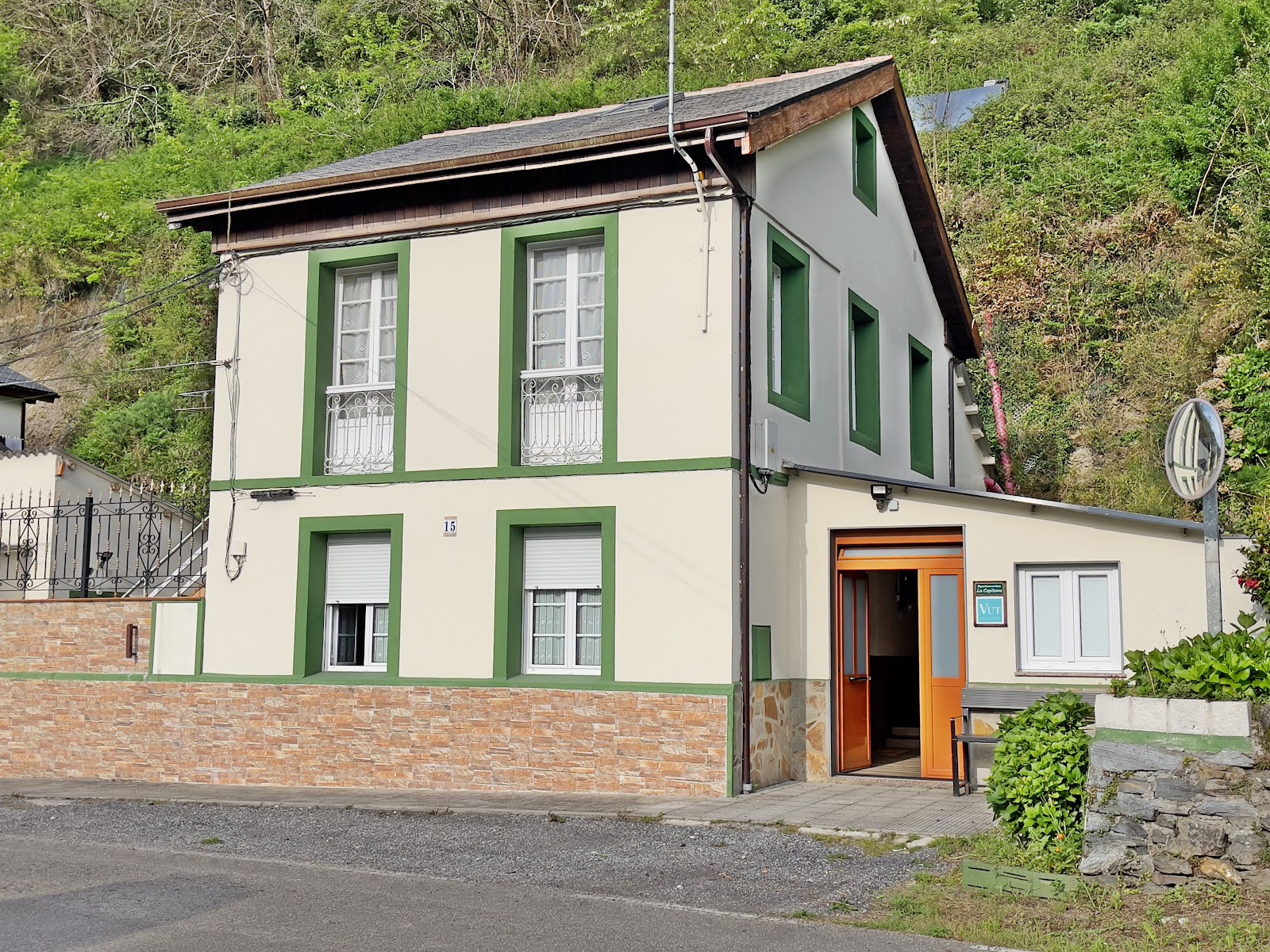 Apartamentos Turísticos La Capitana photo 4