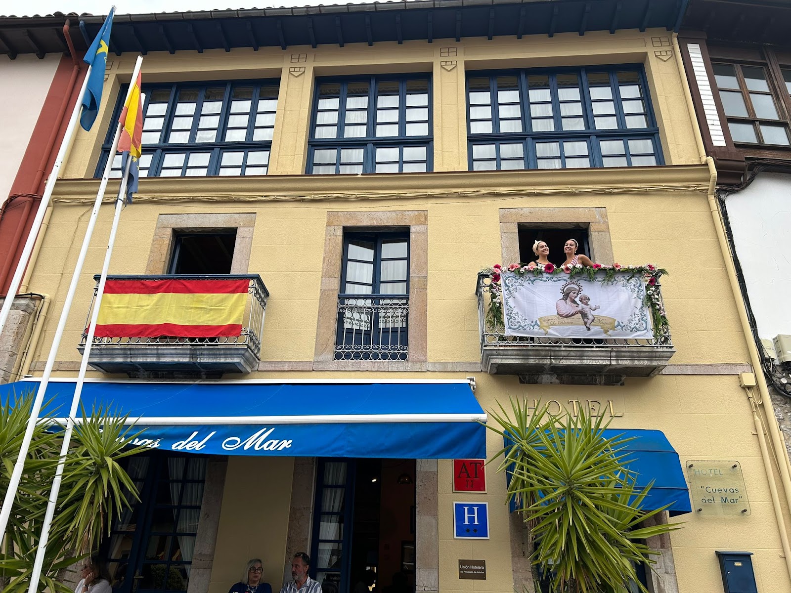 Hotel y Apartamentos Cuevas del Mar