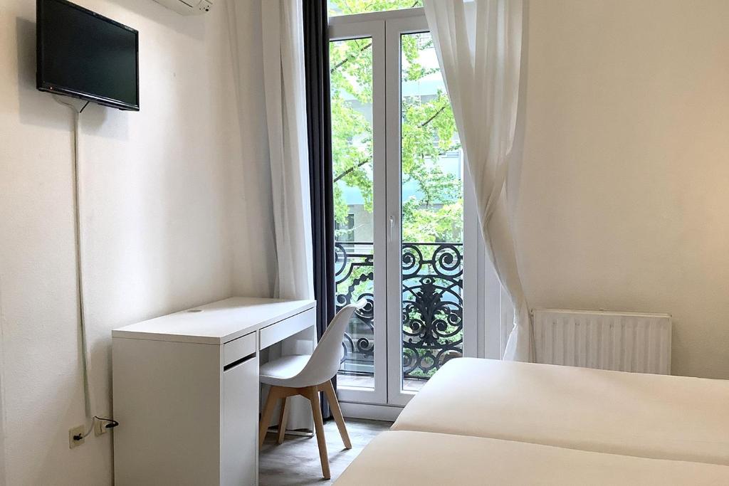 Pensión Donostiarra photo 2