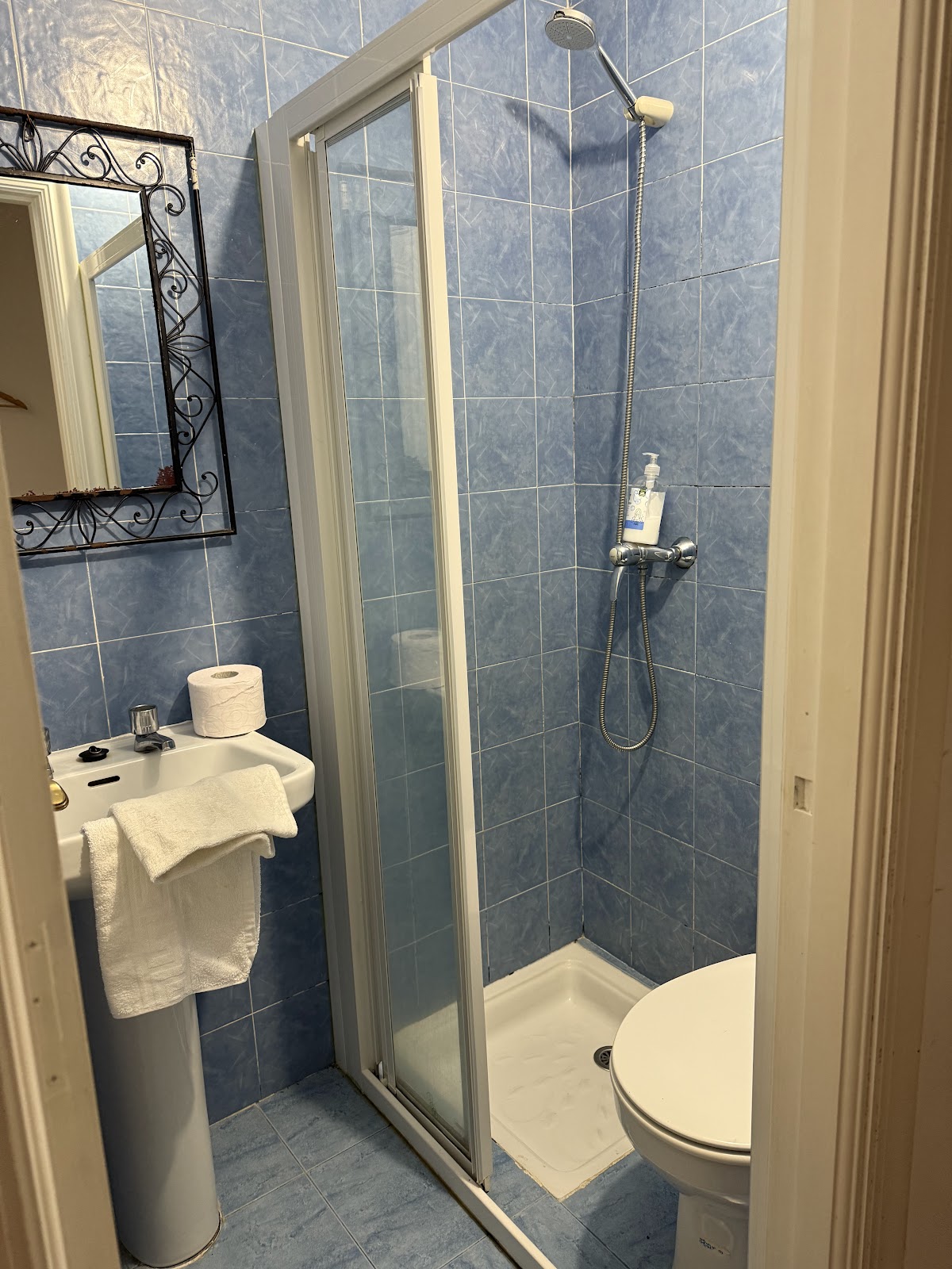 Hostal Forest photo 5