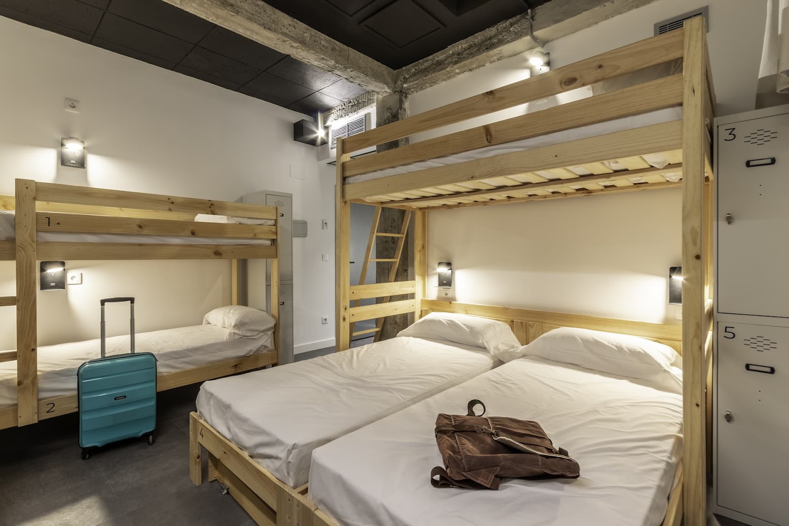 Ekoos Hostel Bilbao photo 2