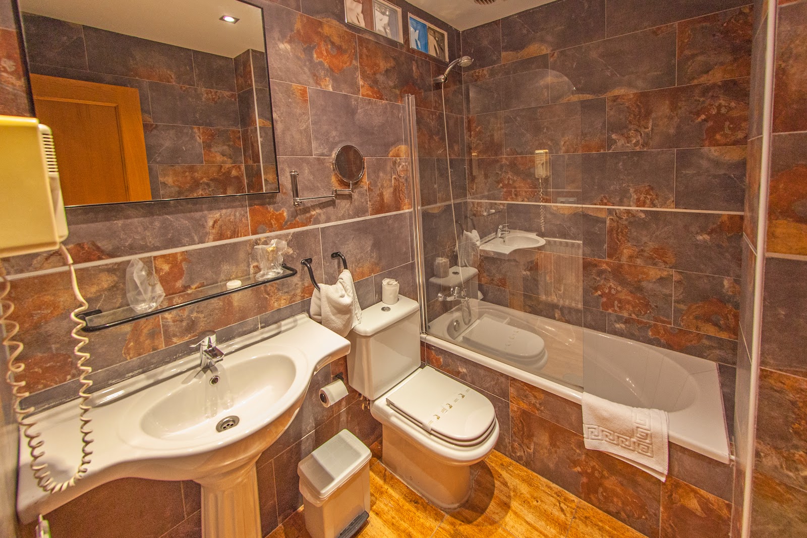 Hotel Restaurante La Casona de Jovellanos photo 10