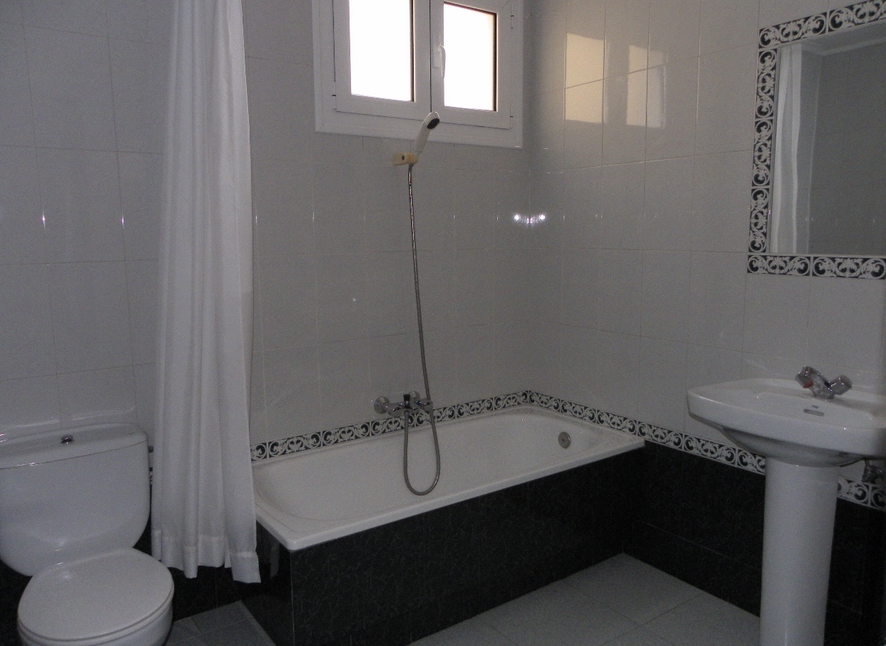 Pensión Esmeralda Laredo Cantabria photo 9