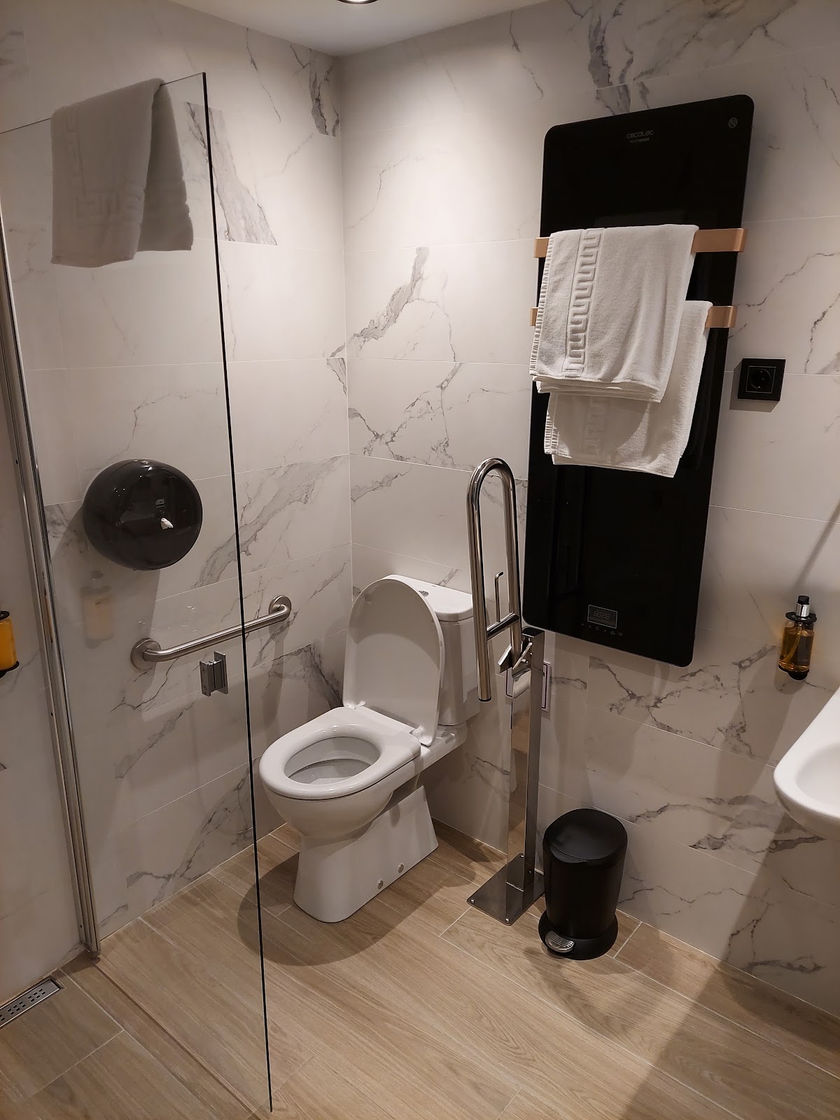 Pensión Ama Bilbao photo 6