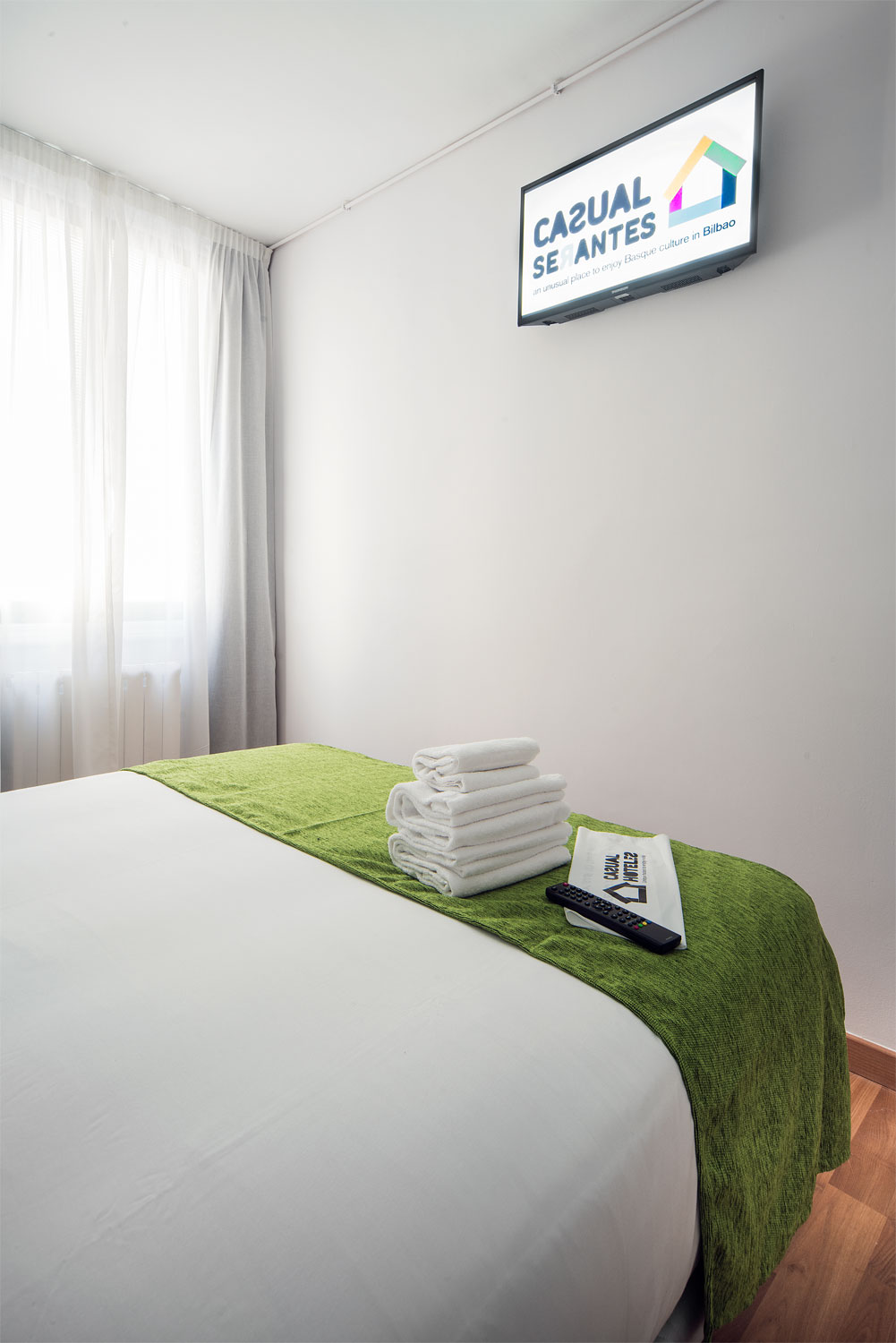 Casual Serantes photo 6