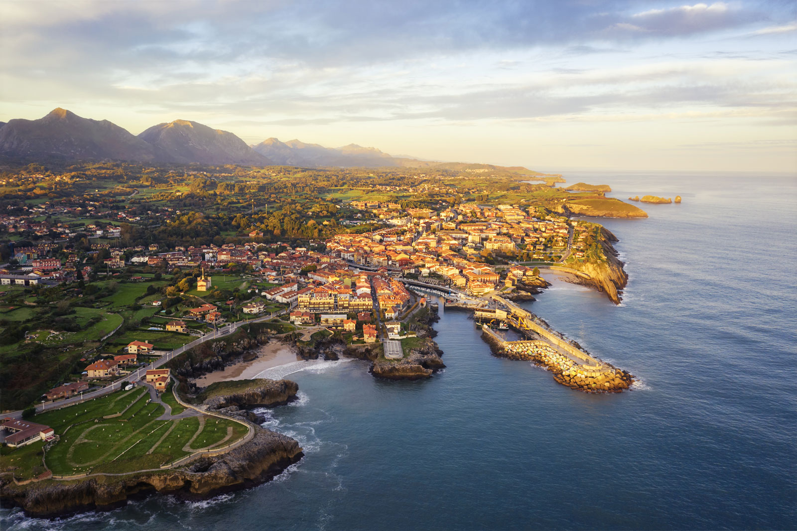 Apartamentos Llanes & Golf