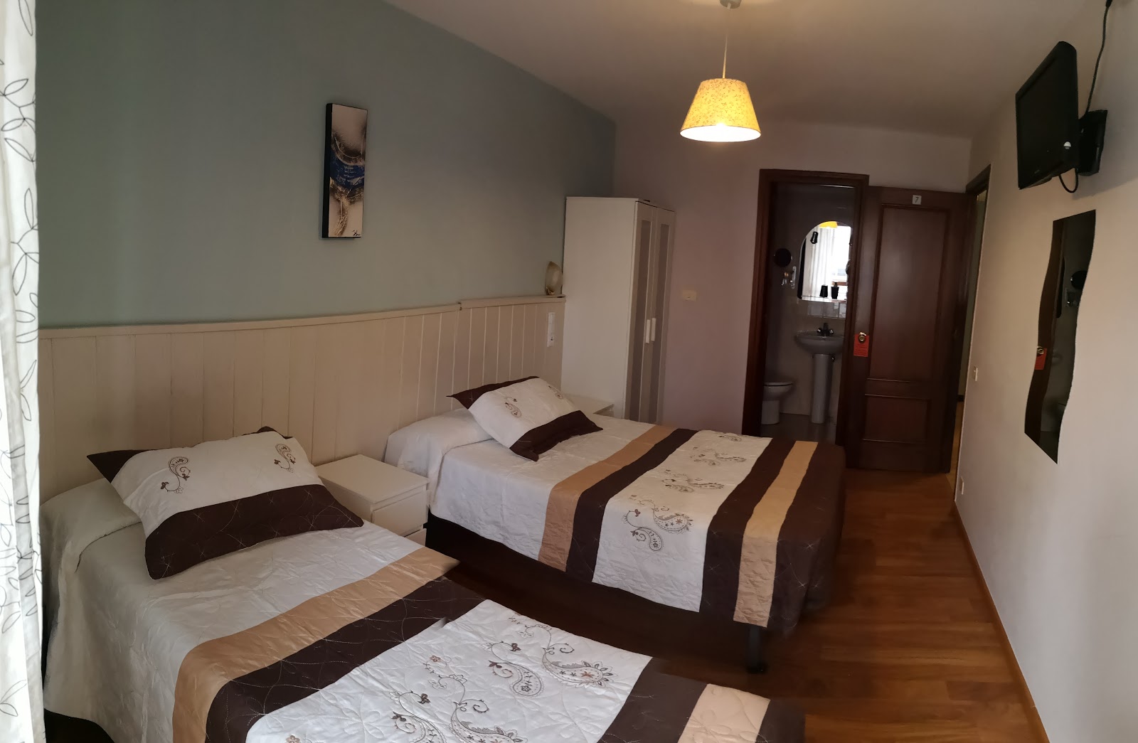 Hostal Campoamor photo 5