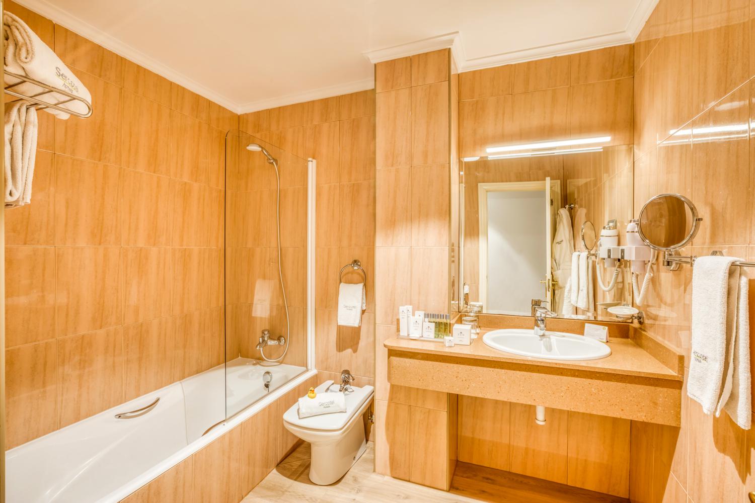 Sercotel Arenal Bilbao photo 5