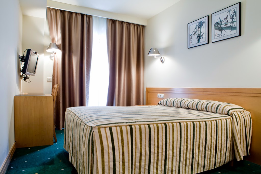 Zaragoza Plaza photo 2