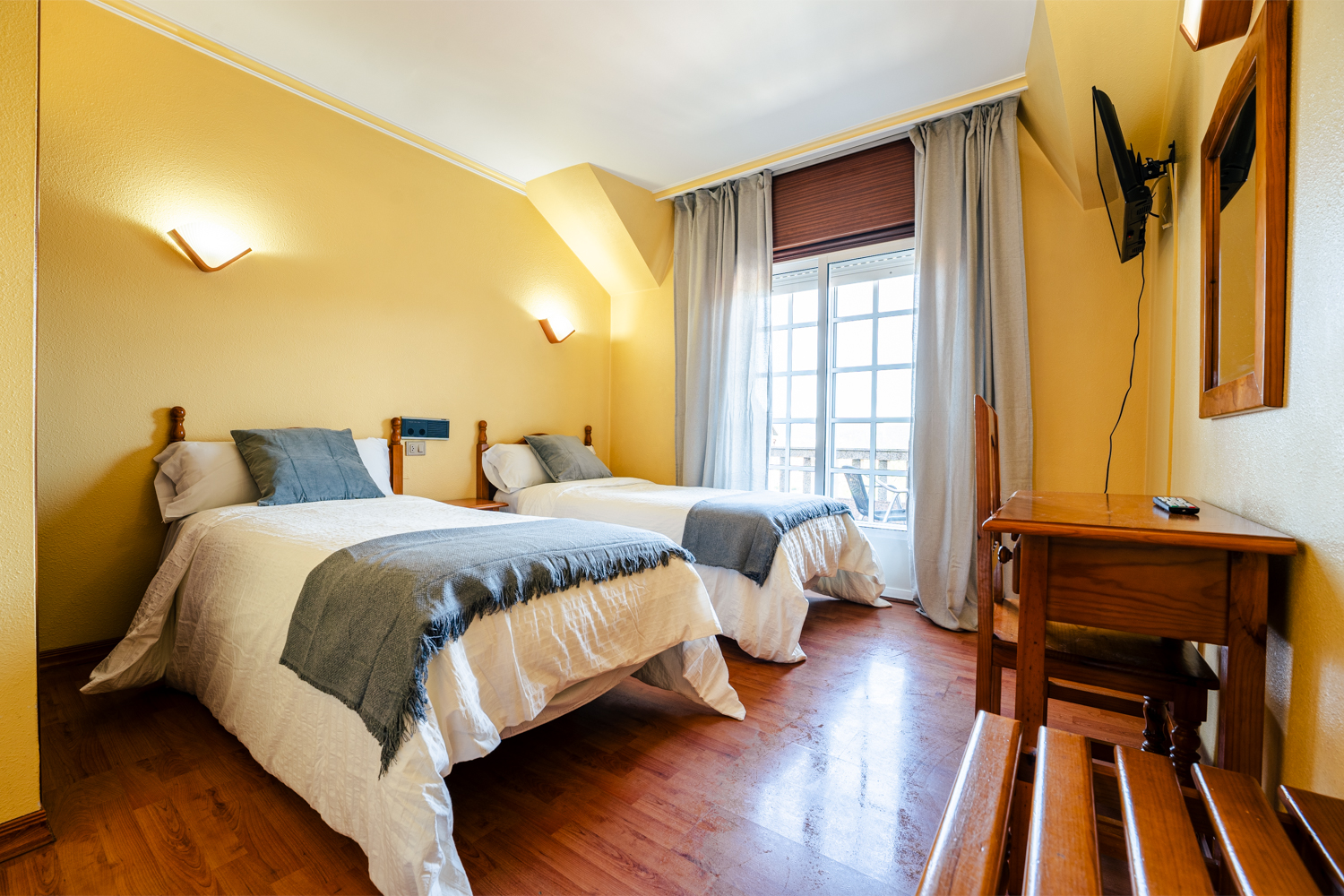 Hotel Restaurante Isape 2nd photo 4