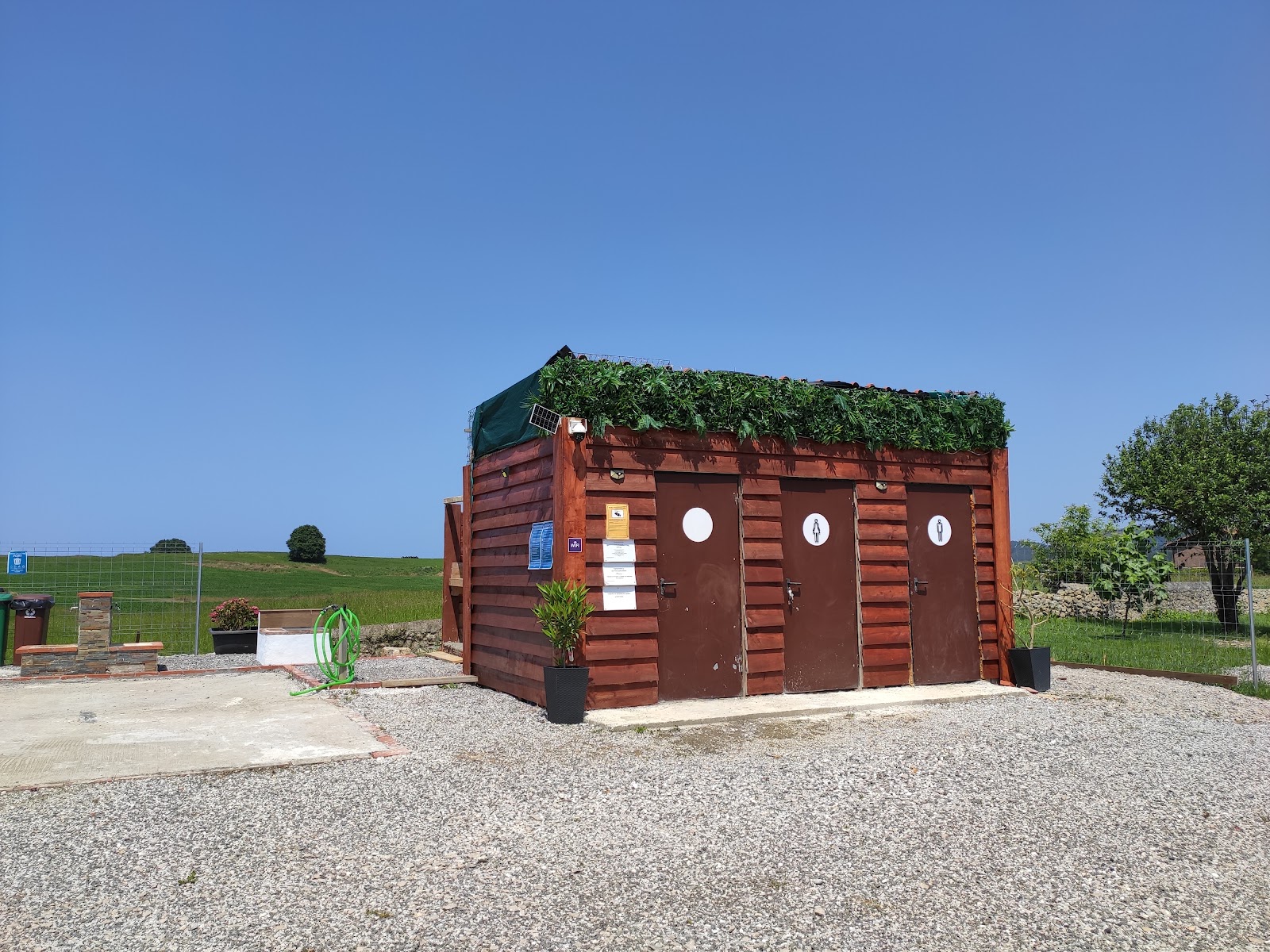Área de Autocaravanas el Jardín de Cóbreces