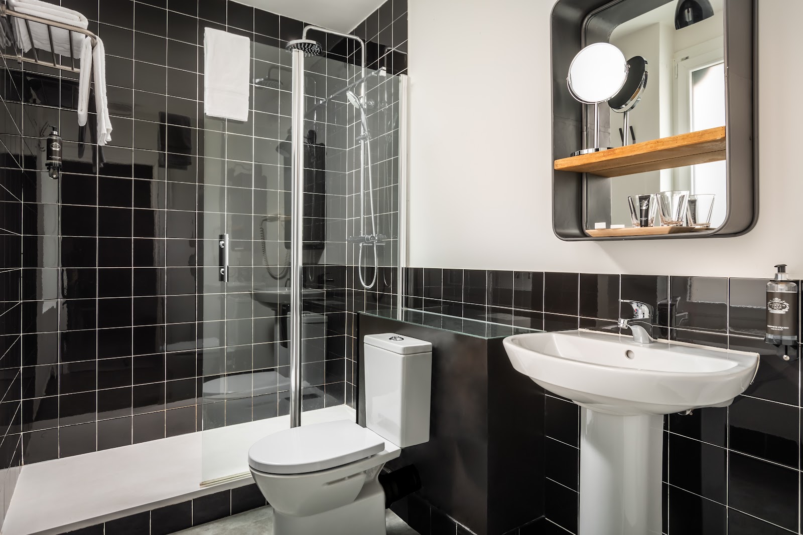 BYPILLOW Amari | Hotel boutique en el centro de Bilbao photo 3