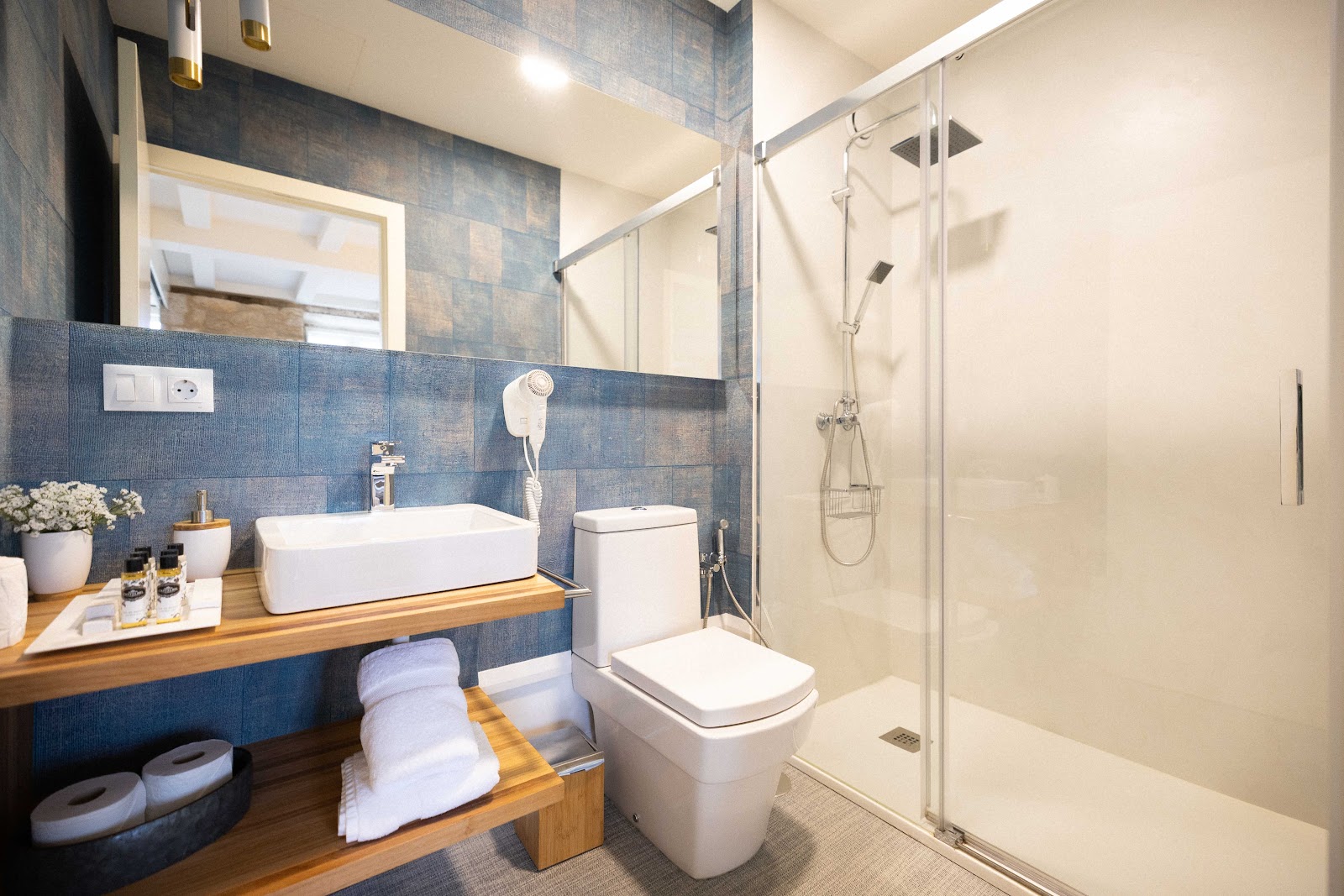 The Tailor's Garden photo 3