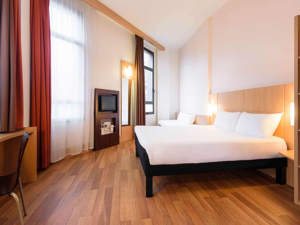 ibis Bilbao Centro photo 2