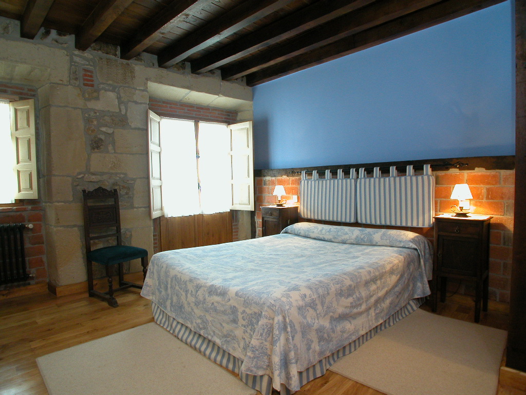 De Peredo Y Villa photo 5