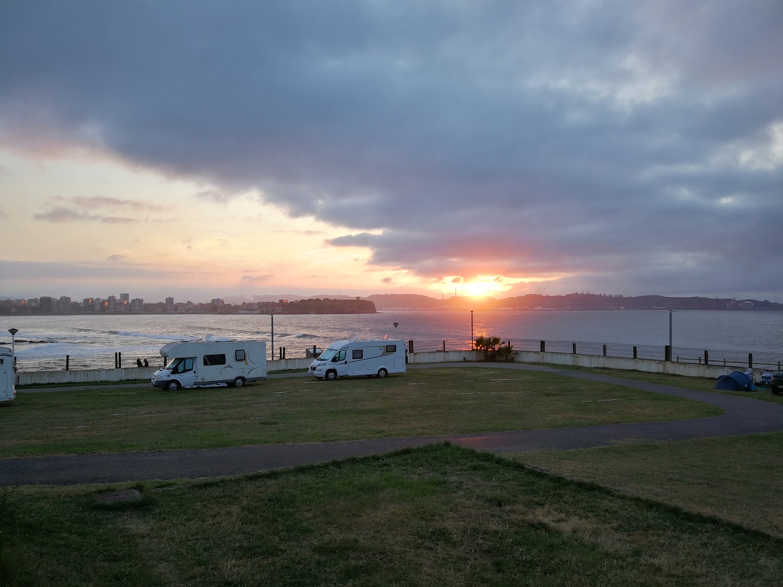 Area de Autocaravanas Tapia de Casarego photo 7