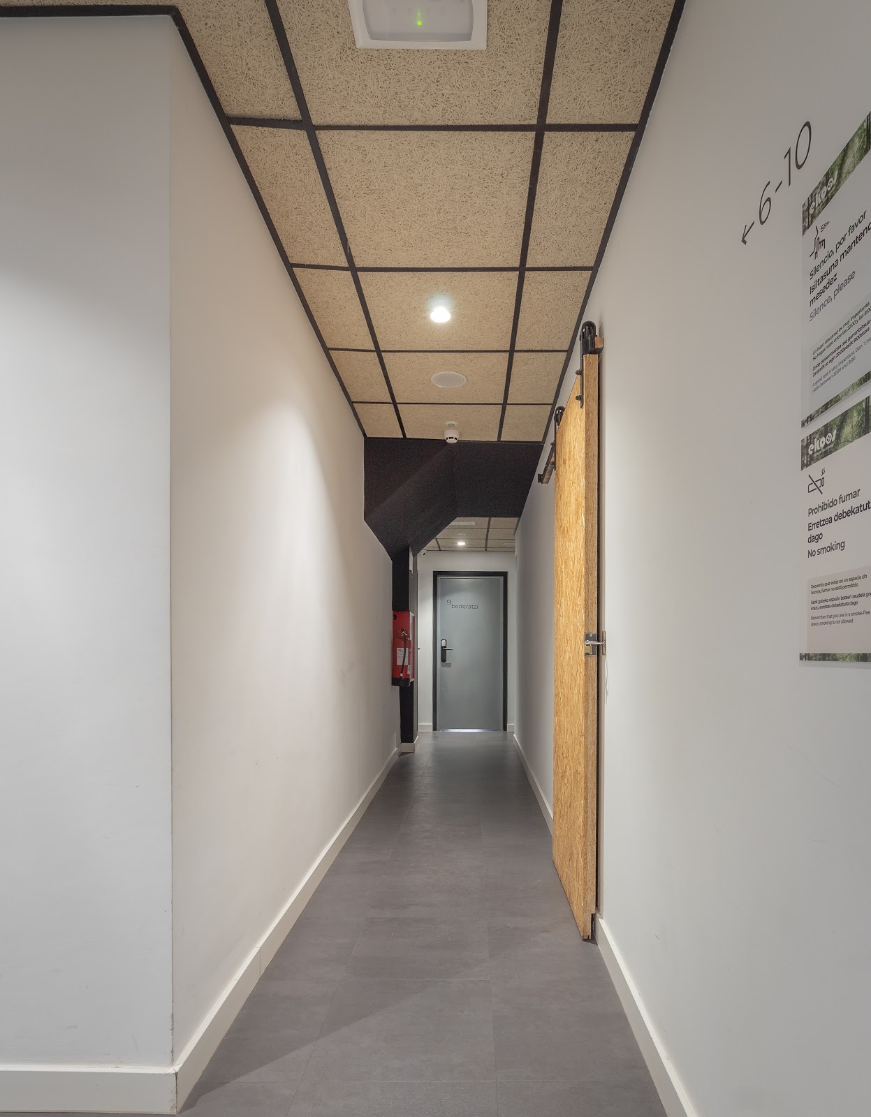 Ekoos Hostel Bilbao photo 8