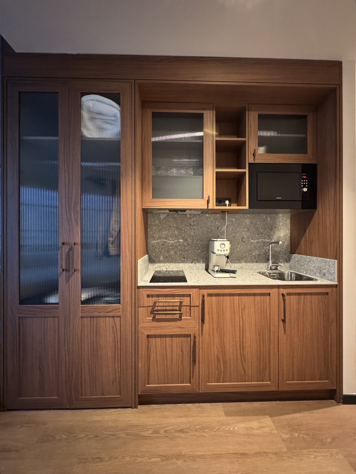 Batimont Suites & Apartments photo 7