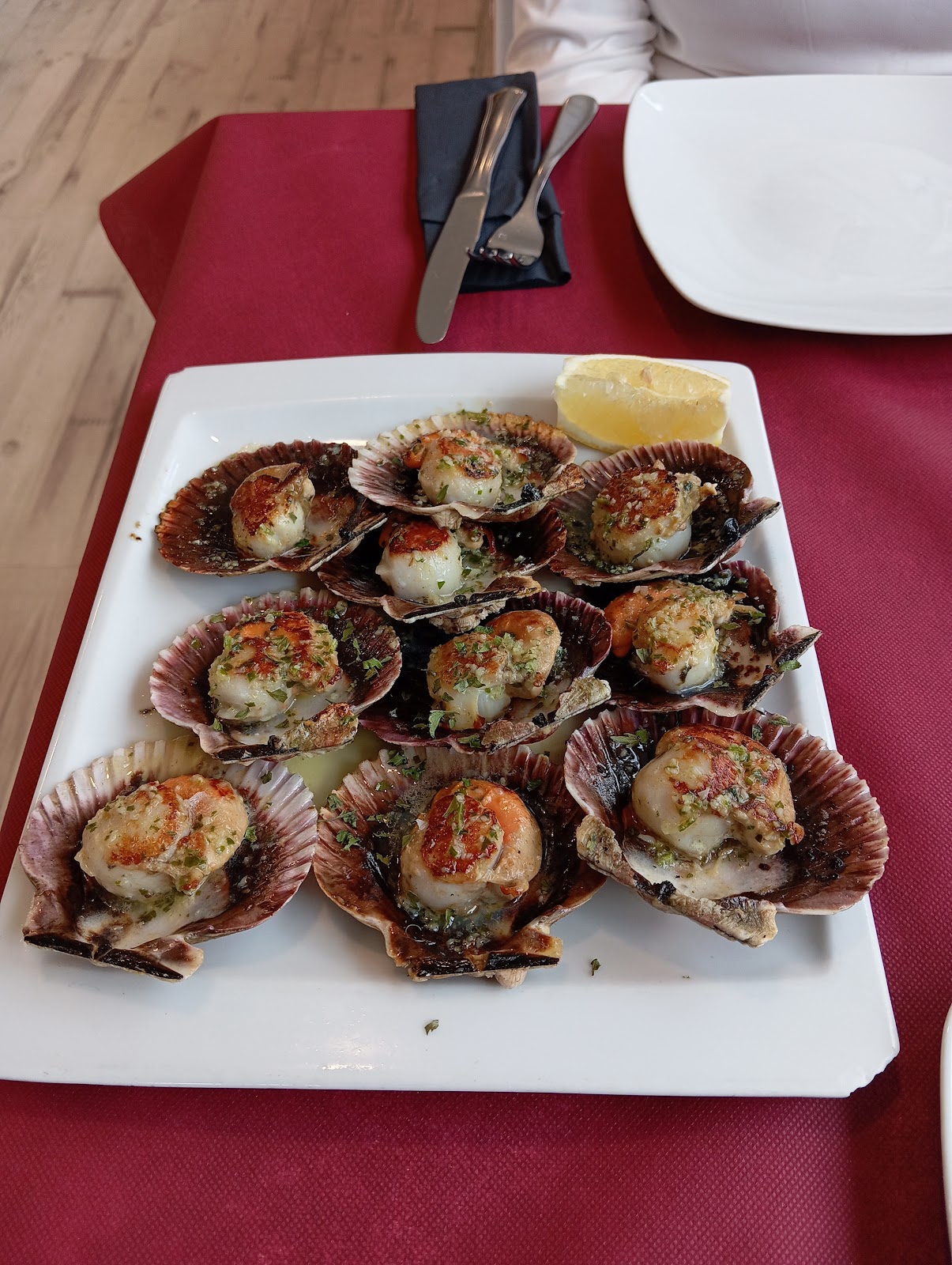 Hotel Restaurante La Farola del Mar de Poo de Llanes photo 2