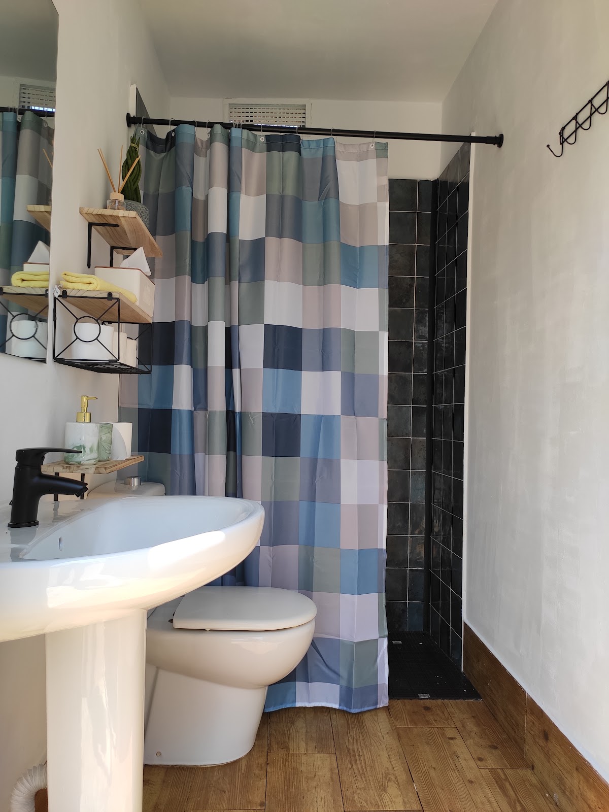 Área de Autocaravanas el Jardín de Cóbreces photo 2