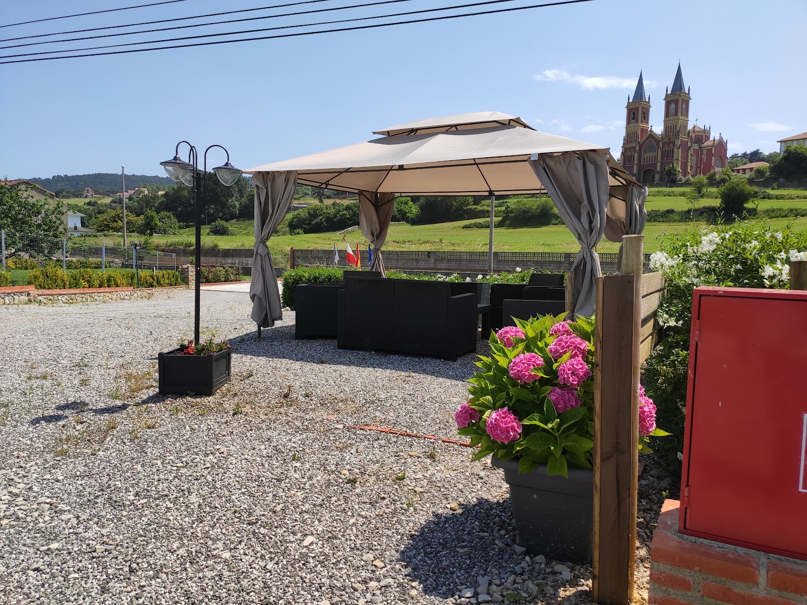 Área de Autocaravanas el Jardín de Cóbreces photo 4