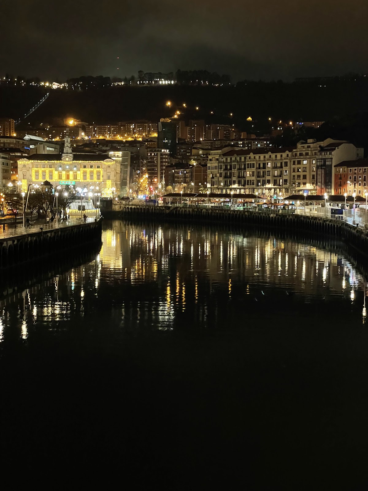 Batimont Suites & Apartments