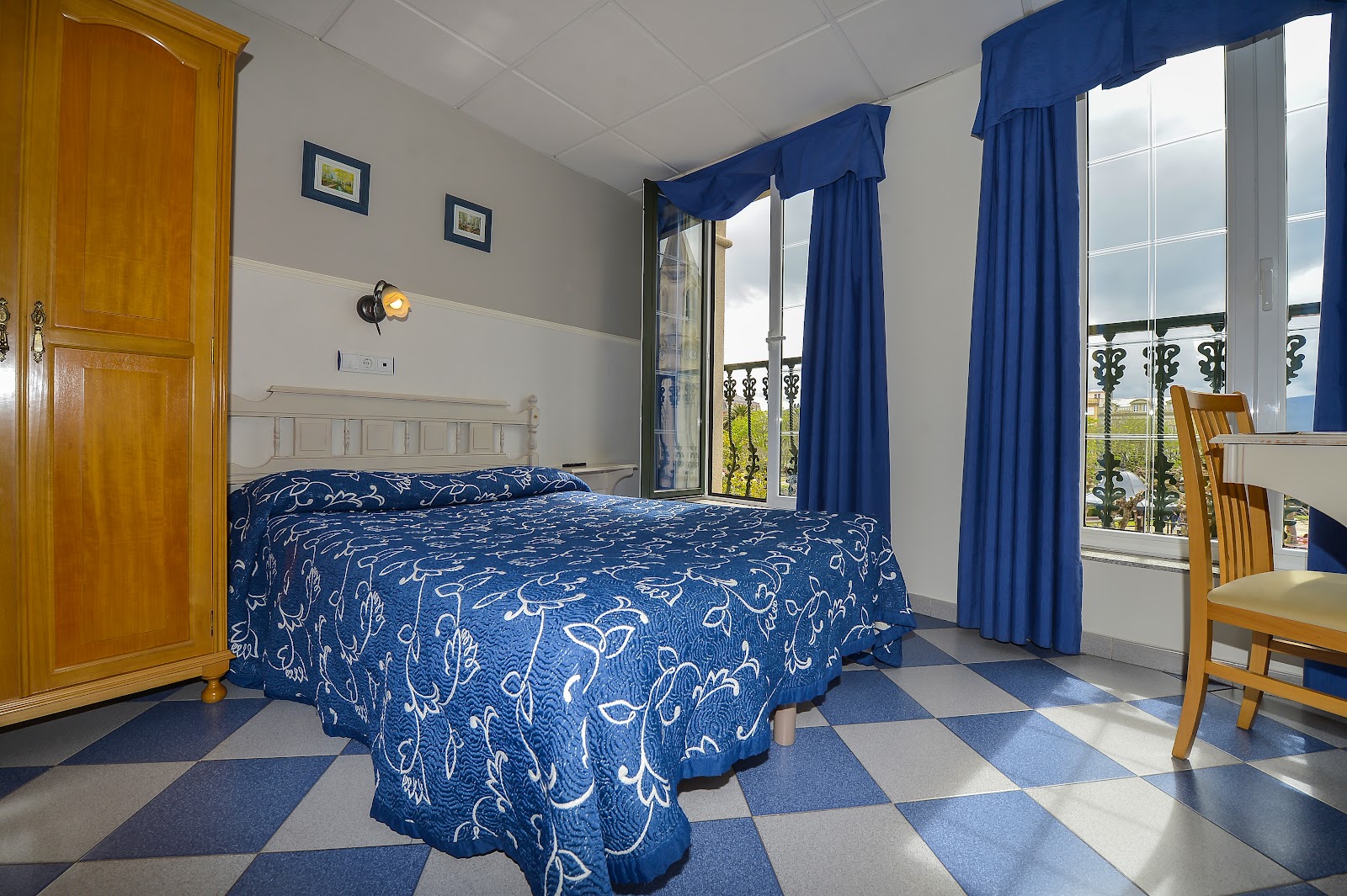 Pensión Residencia Linares photo 3