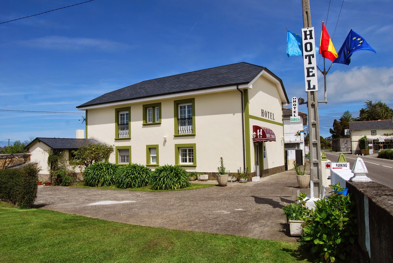 Luarca Zabala photo 5