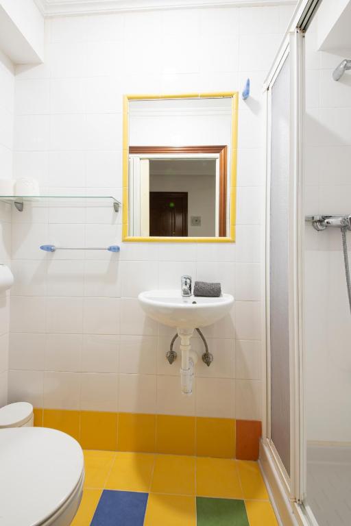 PENSION SANTA CLARA SAN SEBASTIAN photo 6