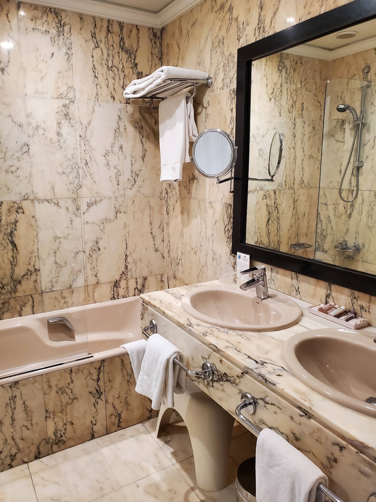 Hotel Carlton photo 3