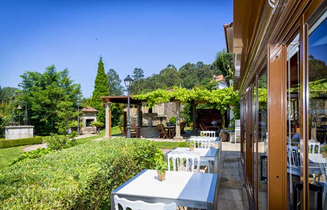 Pazo do Río, hotel accommodation in O Burgo on the Camino Inglés