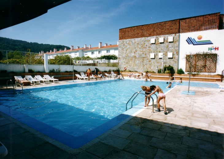 Hotel y Apartamentos Sarga, hotel accommodation in Cabanas on the Camino Inglés