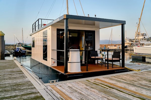 Alma Flotante Muxía, albergue accommodation in Muxía on the Camino Finisterre