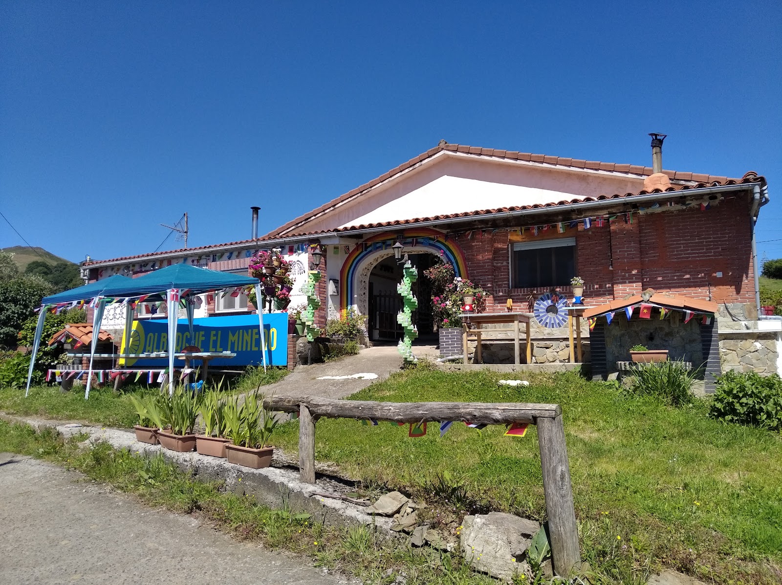 Albergue El Minero, abierto hasta noviembre salvo días señalados, te recomendamos reservar., albergue accommodation in La Espina on the Camino Primitivo
